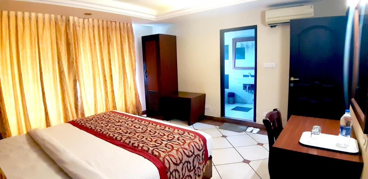 Emarald Hotel Cochin Kochi Εξωτερικό φωτογραφία