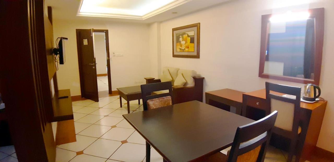 Emarald Hotel Cochin Kochi Εξωτερικό φωτογραφία