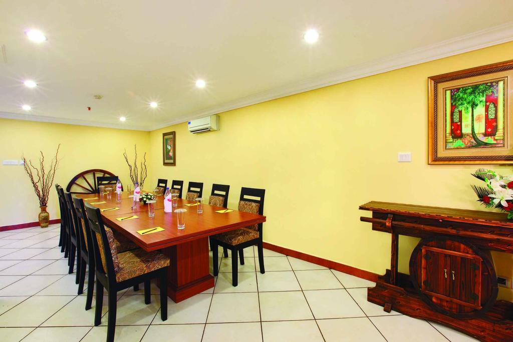Emarald Hotel Cochin Kochi Εξωτερικό φωτογραφία
