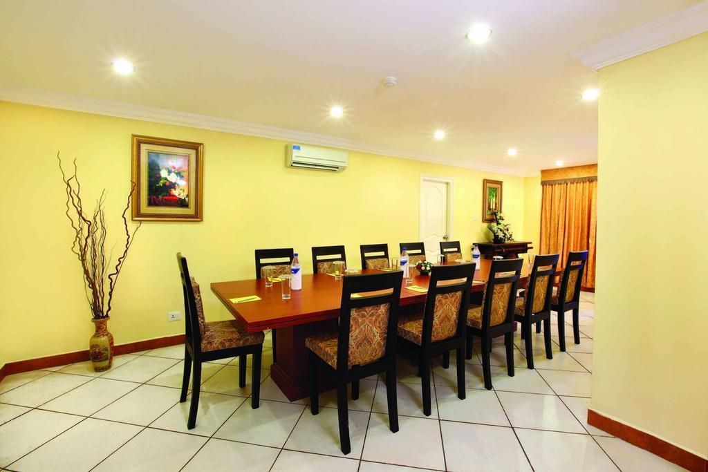 Emarald Hotel Cochin Kochi Εξωτερικό φωτογραφία