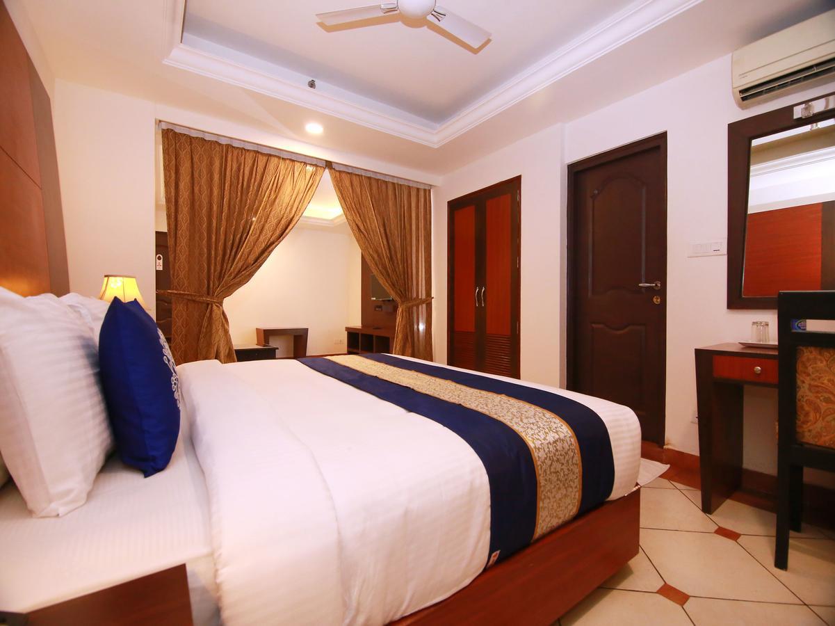 Emarald Hotel Cochin Kochi Εξωτερικό φωτογραφία