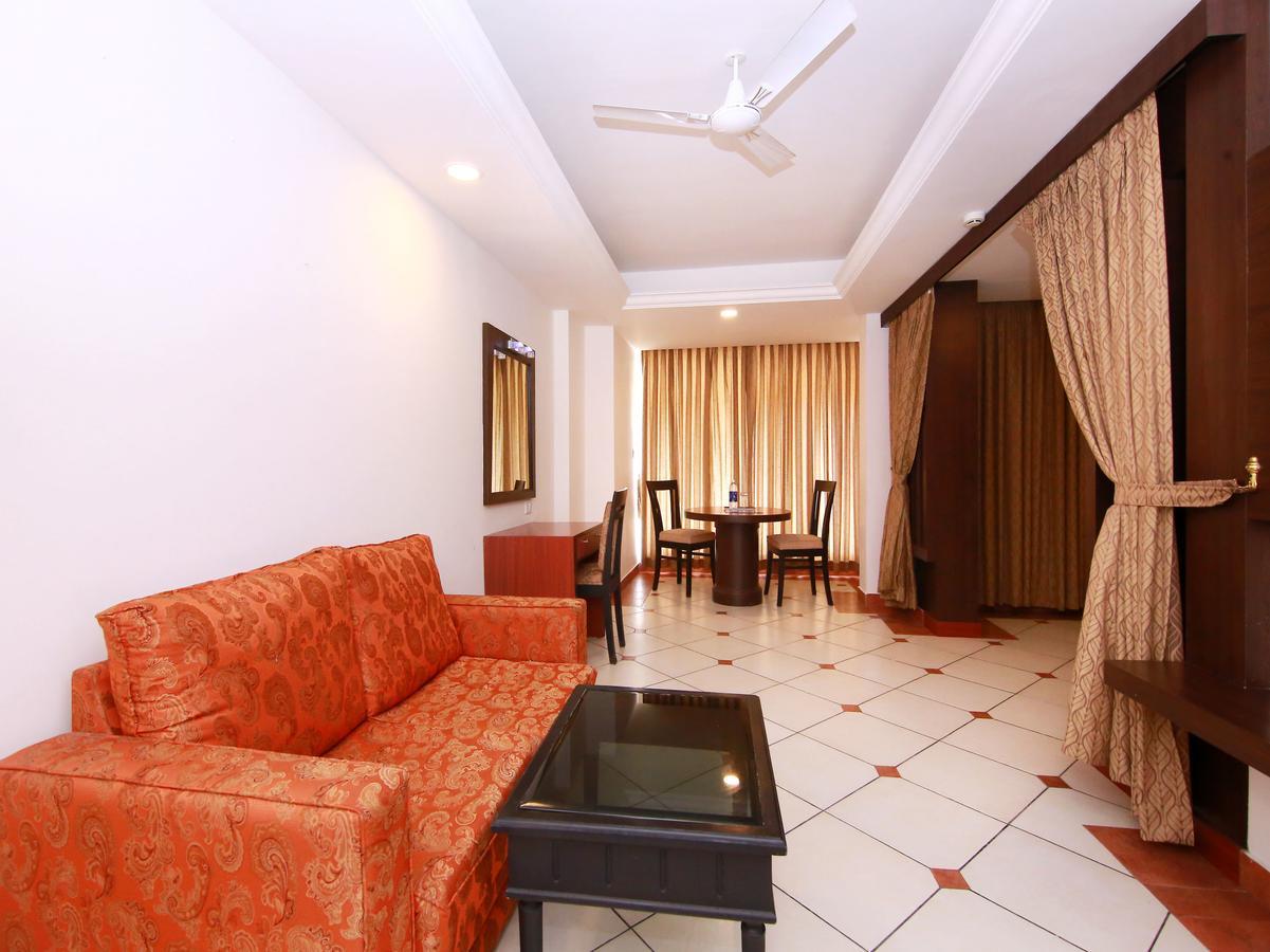 Emarald Hotel Cochin Kochi Εξωτερικό φωτογραφία