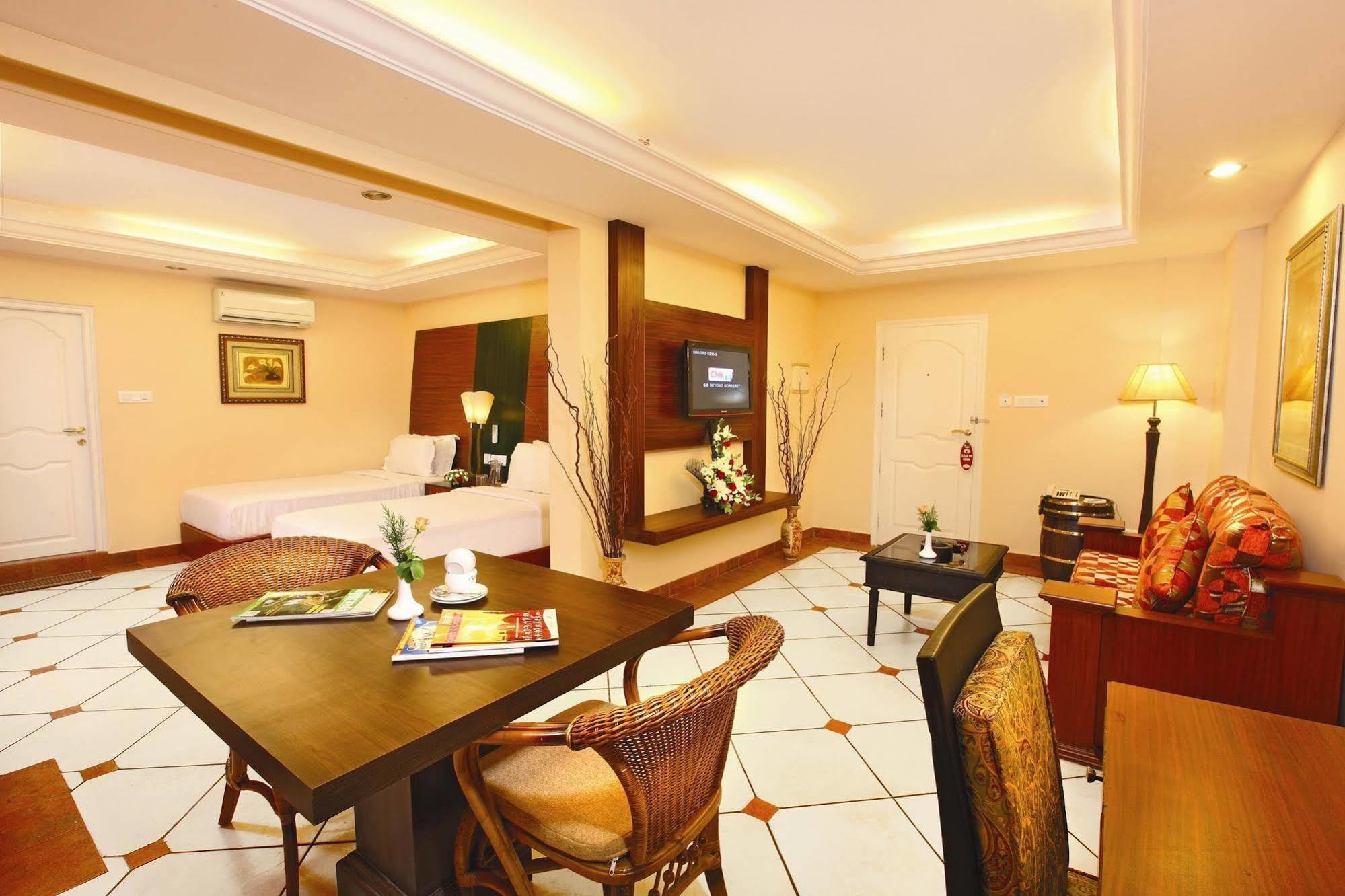 Emarald Hotel Cochin Kochi Εξωτερικό φωτογραφία
