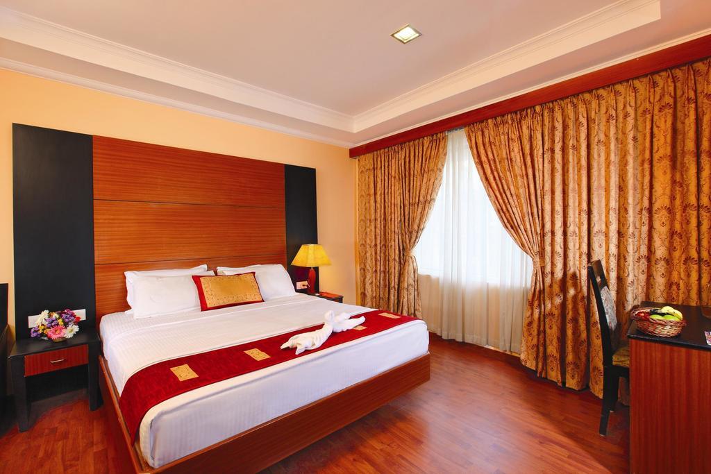 Emarald Hotel Cochin Kochi Εξωτερικό φωτογραφία