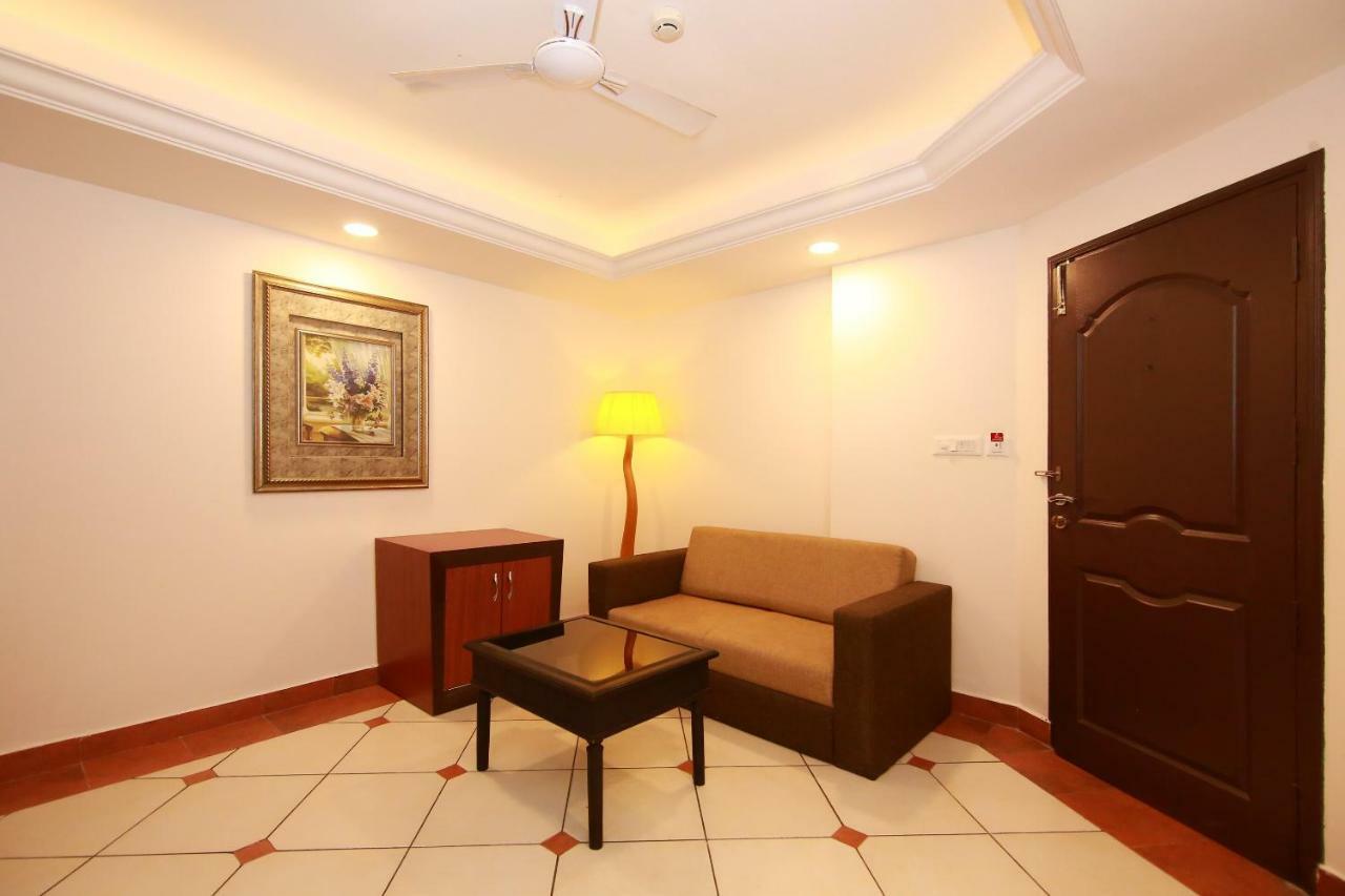 Emarald Hotel Cochin Kochi Εξωτερικό φωτογραφία